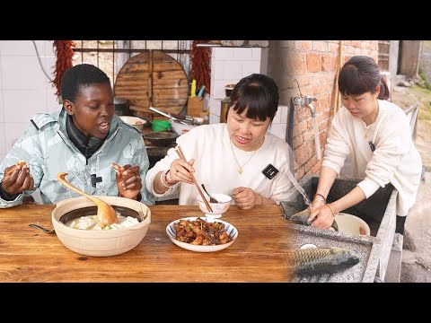 My friend caught two huge fish today! I'm gonna try out this new recipe I picked up