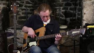 Video thumbnail for Bass Files #21 Bass Wars 50's! Dallas Tuxedo v. Burns Weill! Oh No! by TheGuitarCollection
