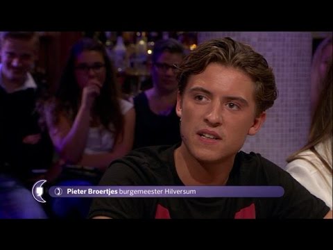 Verhit gesprek Lil' Kleine en Pieter Broertjes - RTL LATE NIGHT