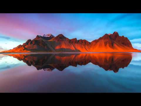 Iceland - Chasing the Light