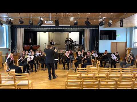 Eesti Noorte Puhkpilliorkester - Majakene mere ääres