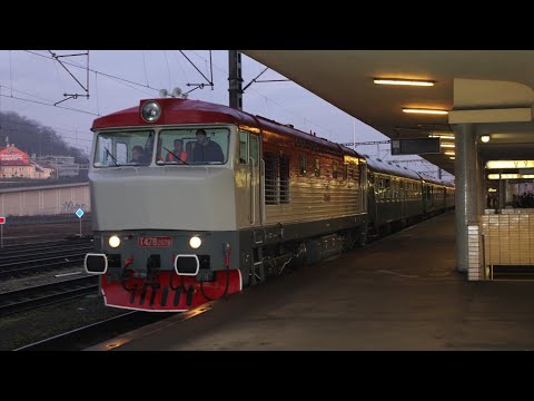 Bardotka T478.2078 (749 240) v čele R 10300 odjíždí ze stanice Praha Smíchov (10.2.2024)