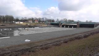 preview picture of video 'Remont kanału powodziowego - Wrocław, Bartoszowice.'