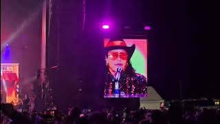 Elvis Crespo desata el merengue en Playa Blanca