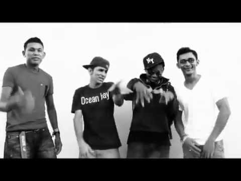 En La Disco La Mire_El Romantico Maynor(Flaco)G.Maudiel Flow Axel PJ Ruben El Rulss mp4