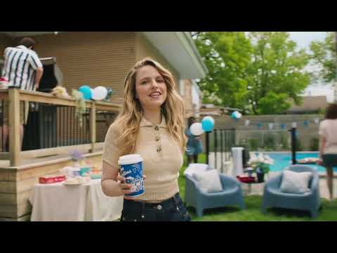 Tim Hortons | Y'a juste au Québec … avec Sarah-Jeanne Labrosse #JeTimEnBleu