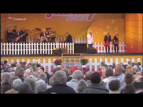 Jeg Har Elsket Dig Så Læmge Jeg Kan Mindes, Når Lygterne Tændes, Månestrålen - Johnny Reimar