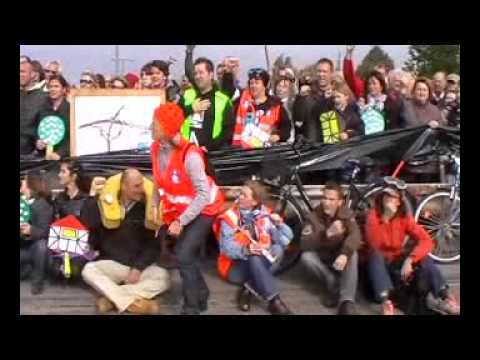 Kirchdorf verschwindet im Autobahn Bermuda-Dreieck (Video2)