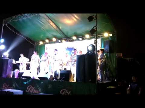 D Carátula en su Salsa - Antídoto y Veneno, canta Fernando.