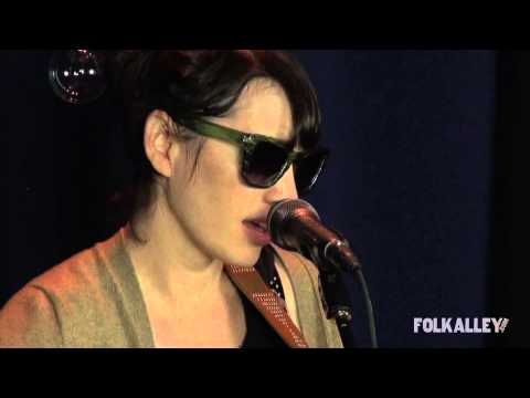Folk Alley Sessions: Pieta Brown - "All My Rain"