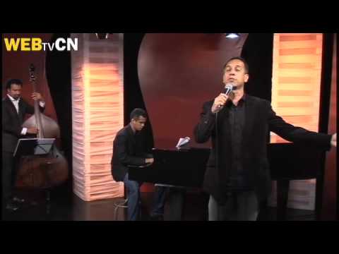 Dunga canta "Vigia esperando aurora"