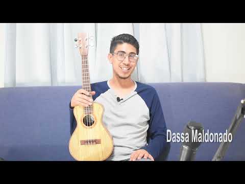 Primer ukulele construido por el luthier Dassa Maldonado