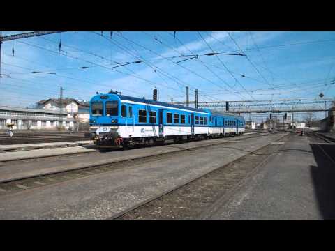 Příjezd vlaku R 1195 (ČD 843.006 vzadu) - Chomutov, 15. 4. 2013
