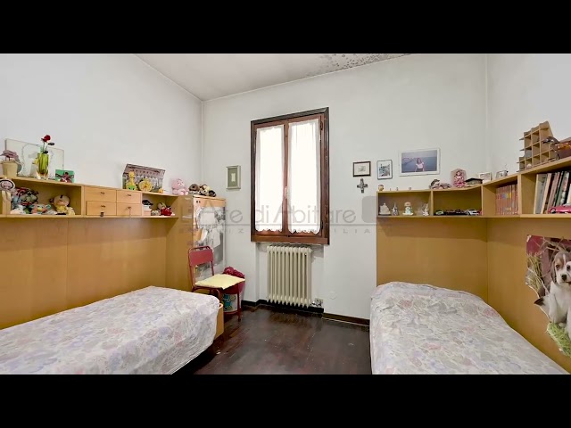 Prestigiosa villa signorile con 1500 mq di giardino privato