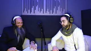 מלווה מלכא עם שי גז והרב מאור קריו בשלח תשפג (הרב מאור קריו) - התמונה מוצגת ישירות מתוך אתר האינטרנט יוטיוב. זכויות היוצרים בתמונה שייכות ליוצרה. קישור קרדיט למקור התוכן נמצא בתוך דף הסרטון