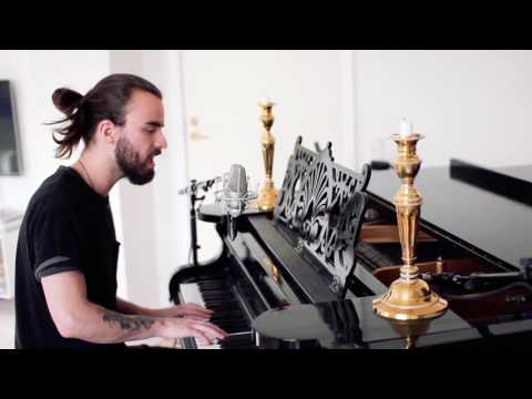 Alexander Woods - 'Comfort and Care' (Live on a Grand Piano)