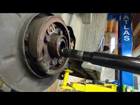 Axle Seal Replacement GMC Yukon GMT 900