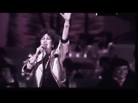 歐陽菲菲 歐陽菲菲 - 全心全意地愛著我 (歐陽菲菲 Ouyang Feifei - Love Me With All Your Heart)