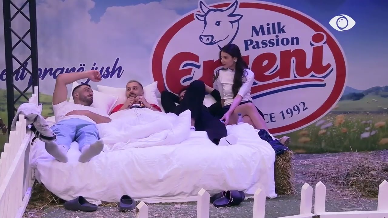 “Do na zgjosh nëse ka kontraksione e lindë?”/ Banorët rehatohen pranë Murrës, në pritje të viçit