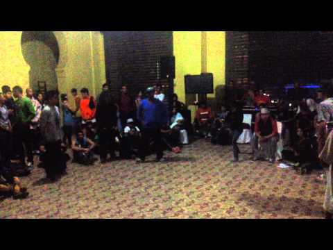 Blade (F1B) vs neo (OB) festival breaking venezuela semi final de popping