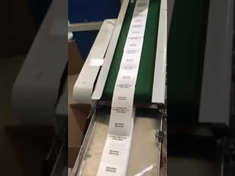 Clip cắt nhãn mác satin bằng máy cắt sóng âm