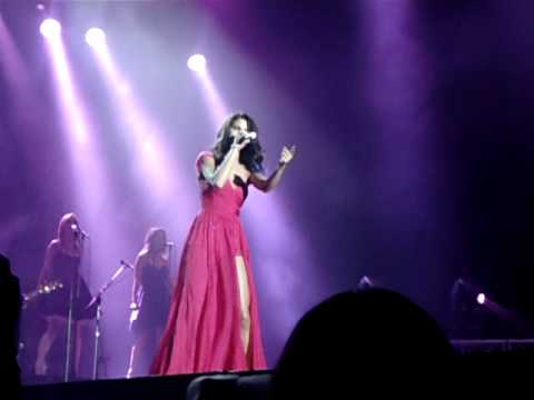 Selena Gomez en Argentina 9/2/12 - Middle of Nowhere