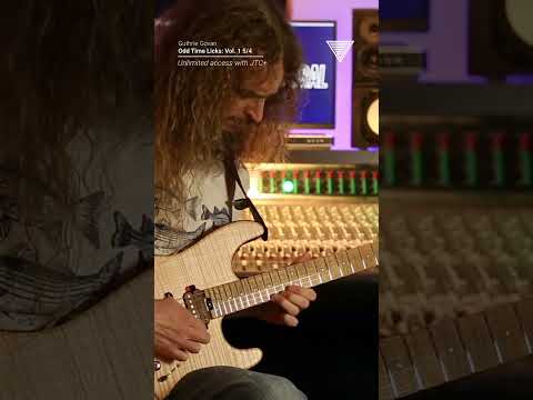 Guthrie Govan in 5/4 (Camera audio)