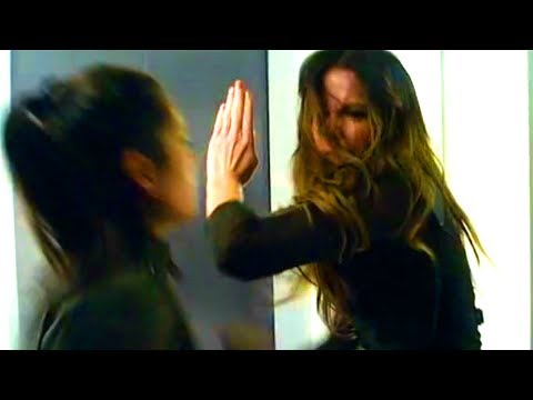 Lori Quaid vs. Melina [Total Recall (2012) Remake]