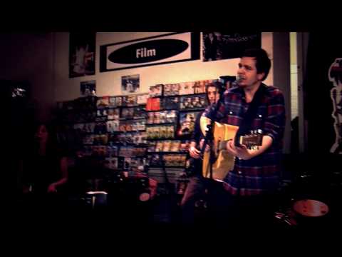 Moulds Room - Mia Turned to Ghost (Live at Bengans 2010)