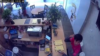 [討論] 店員和外送員兩個都有錯？