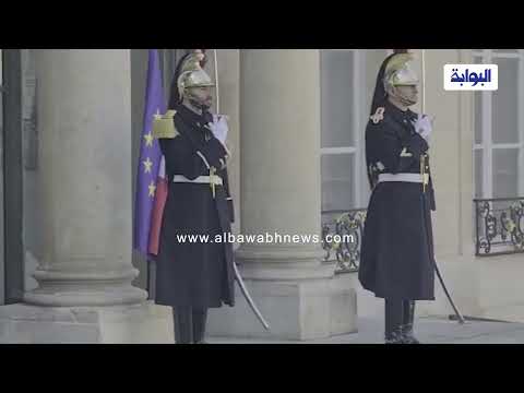 لحظة وصول ساركوزي وهولاند إلى قصر الاليزيه للتشاور مع الرئيس الفرنسي ماكرون حول إدارة الأزمة الأوكرا