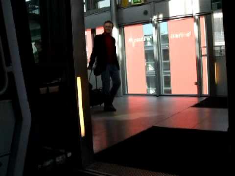 Sky train in Dusseldorf Airport ... the latest H-Bahn