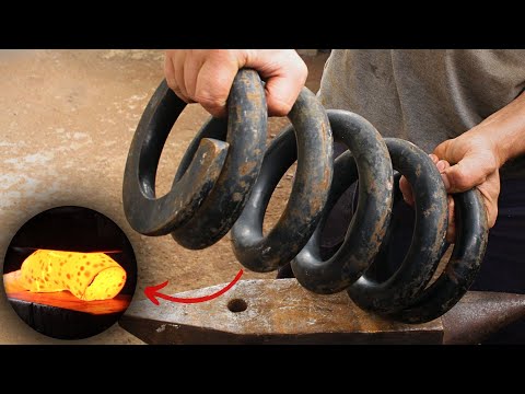 Forging a knife with steel spring... Brut Forge Integral Knife!