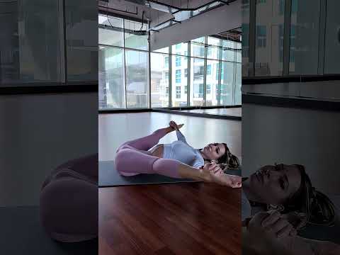 YouTube · Lola Stretches — Yoga itu bukan cuma seru, tapi juga bikin tubuh kamu lebih fleksibel dan sehat! Yuk, coba rut...