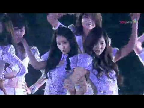[111210] SNSD - I'm in love with the hero @ 2011 GIRLS' GENERATION TOUR in Singapore