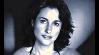 Chovendo na Roseira - Ana Caram  ( Tom Jobim )