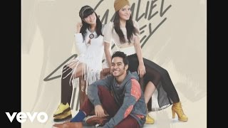 Download lagu gamaliél, Audrey Tapiheru - Bilang cinta (Video Lyric) mp3 Download lagu gamaliél, Audrey Tapiheru - Bilang cinta (Video Lyric) mp3