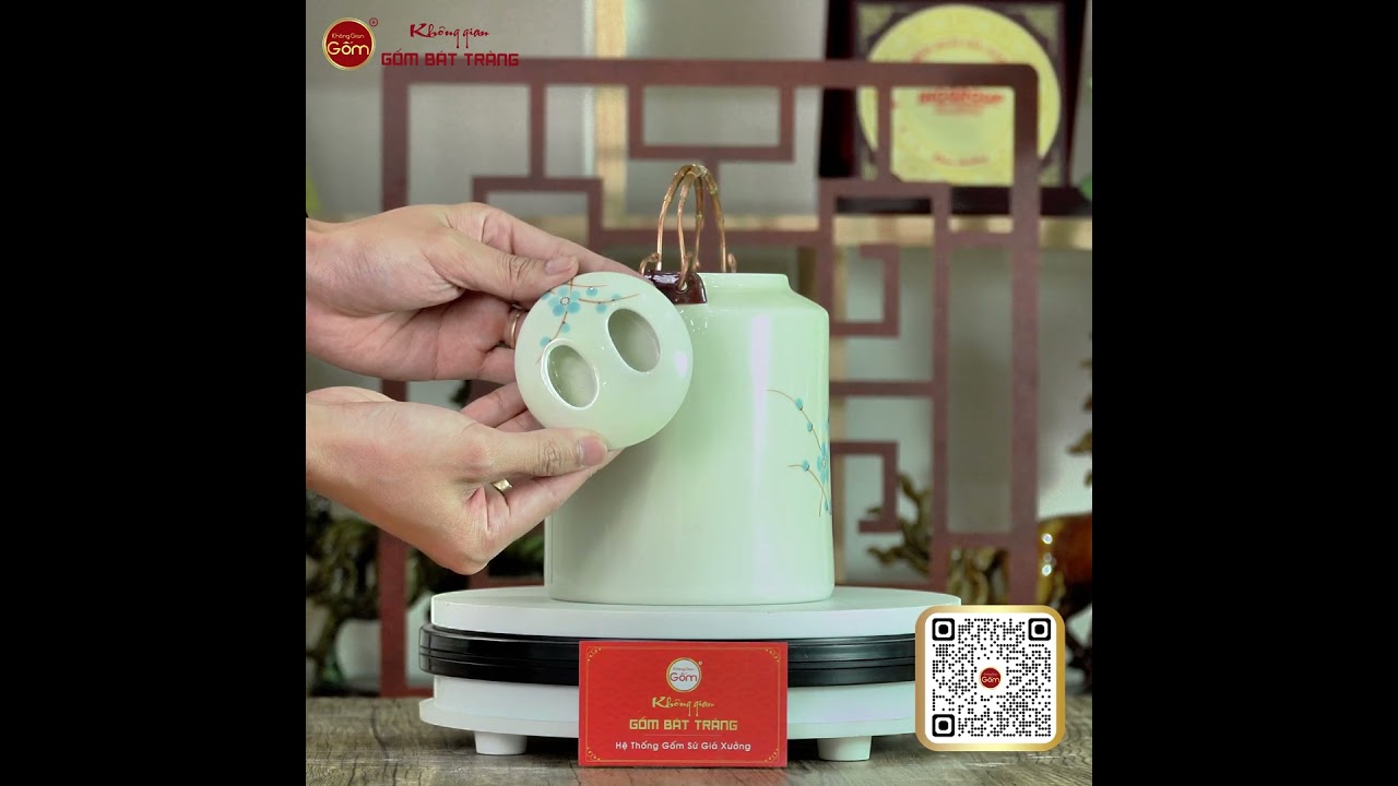Ấm Tích Bát Tràng Vẽ Hoa Đào Xanh