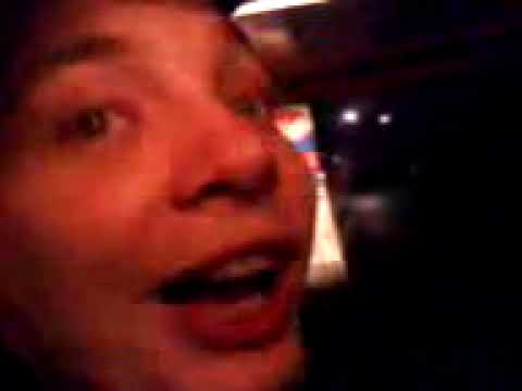 sven besoffen an haltestelle