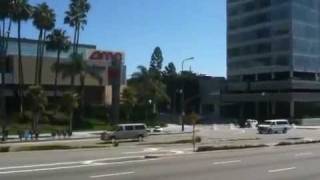 preview picture of video 'President Obama driving by Century City, Los Angeles'