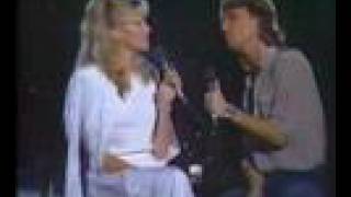 Andy Gibb &amp; Olivia Newton John I can help it
