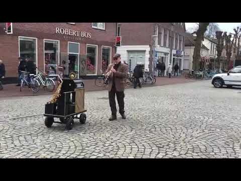 download lagu mp3 mp4 Mister Dixieland, download lagu Mister Dixieland gratis, unduh video klip Mister Dixieland