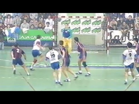 Pase de Jakimovich y gol de Luisón. Liga ASOBAL 1992/93. GDTeka - FCBarcelona. GrI J05. Santander
