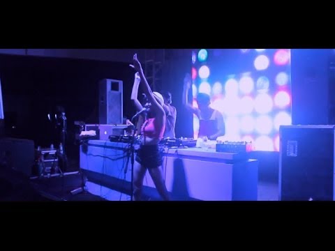 download lagu mp3 mp4 Midnight Quickie, download lagu Midnight Quickie gratis, unduh video klip Midnight Quickie