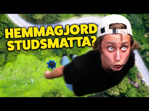 EN STUDSMATTA AV GUMMISNODDAR