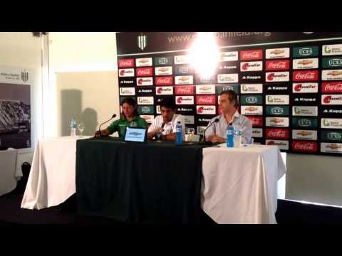 Presentación de Erviti en Banfield: "Vuelvo porque es el club donde mejor me sentí".