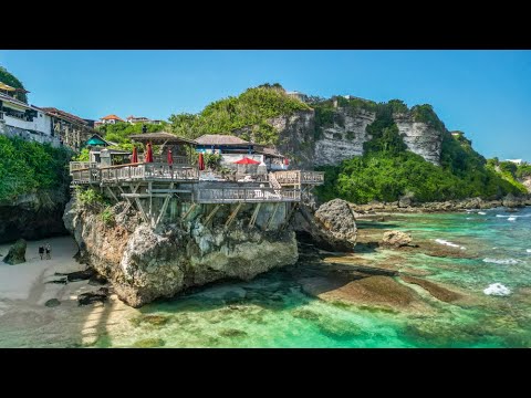 Drone captures surfers at Racetracks, the speedy section of Uluwatu