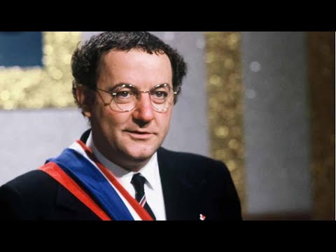 Coluche smashes the French political class: compilation of the best moments