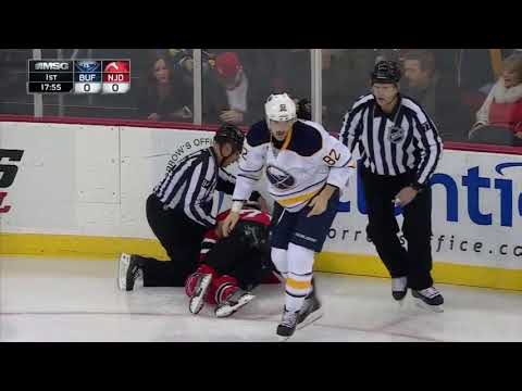 Marcus Foligno vs Ryan Carter Nov,30 2013