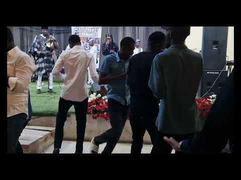 D party side of Olutayos project Defense. Mobolaji Lucky Starz on d microphone 👌🔥🔥#music #africa